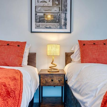 Dudley-5 Beds-Contractors-Parking-Long Stay! Eksteriør billede